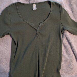 Pact Women's shirt Medium
